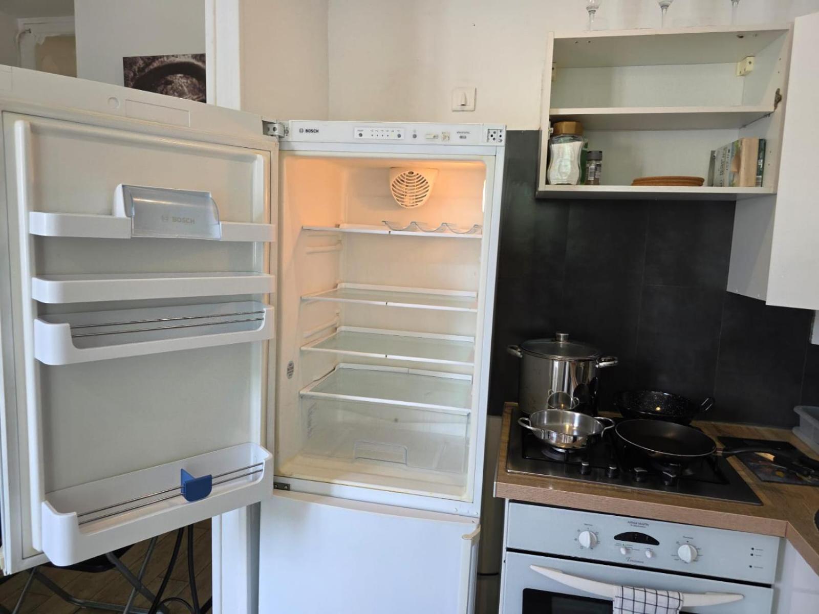 2 Spacious Bedrooms Near Riquier Station! *