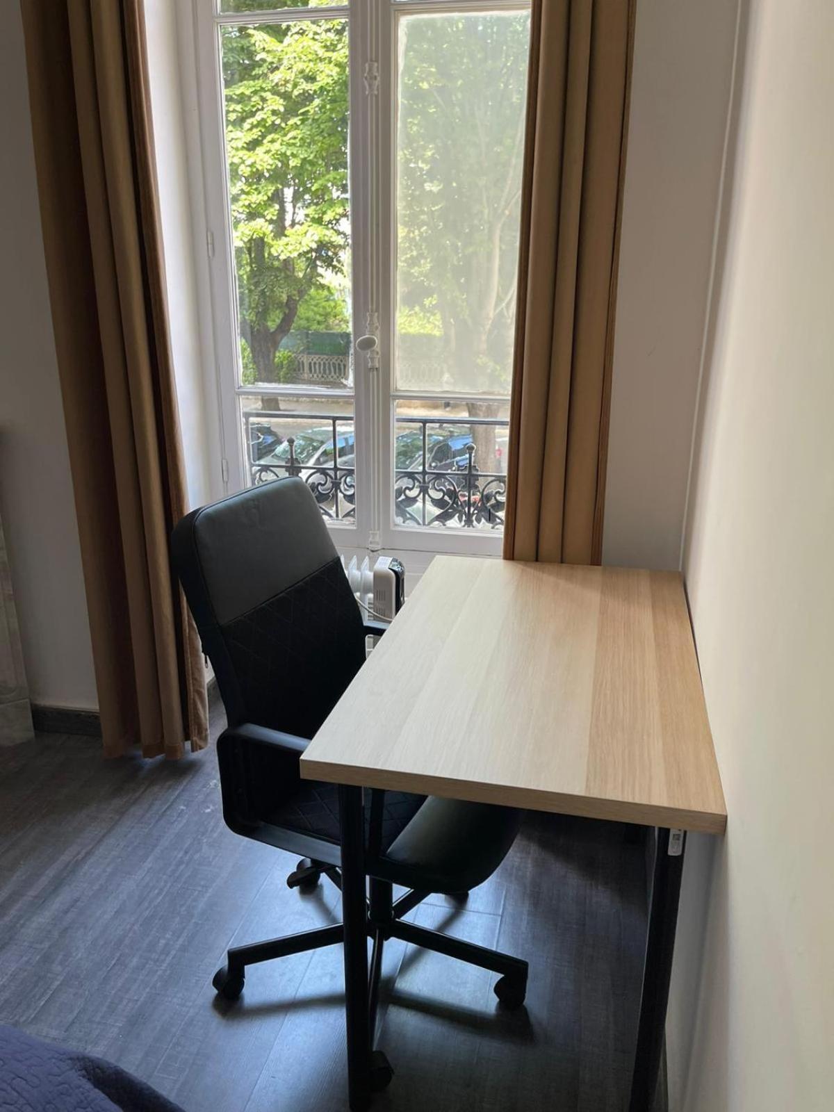 2 Spacious Bedrooms Near Riquier Station! Appartement *